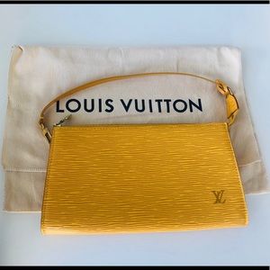 LOUIS VUITTON Epi Pochette